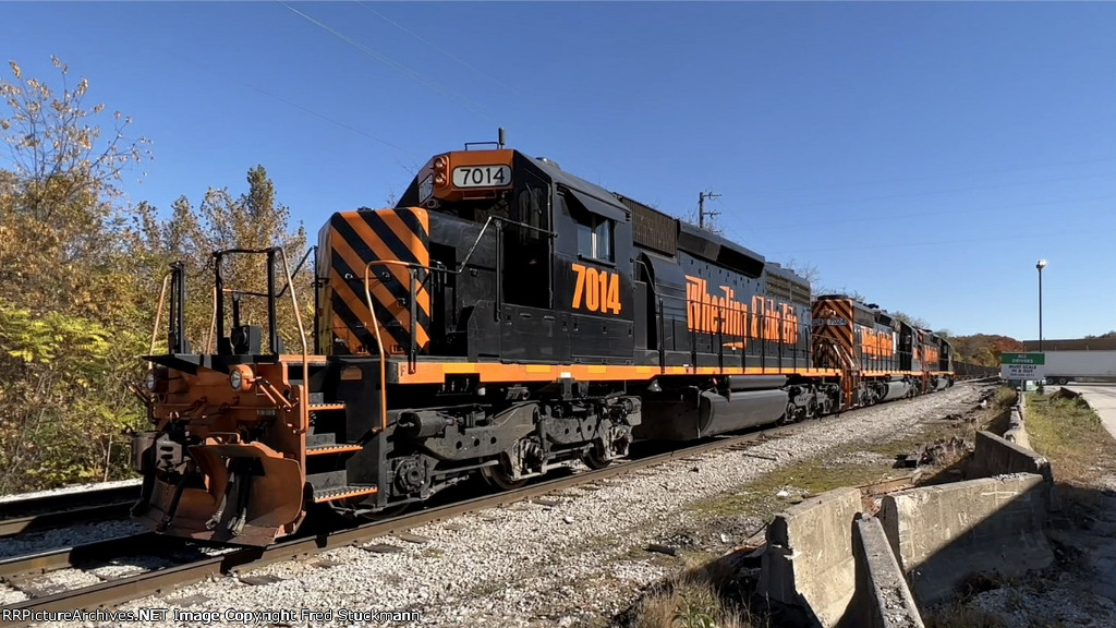 WE 7014 will trail on the way to the yard.